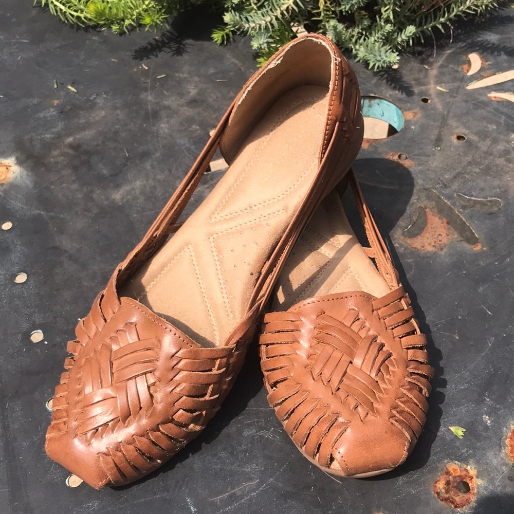 Woven leather sandals